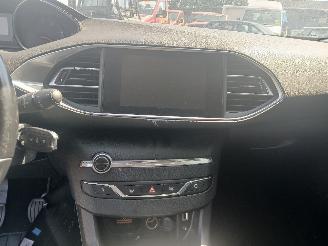 Peugeot 308 308 SW (L4/L9/LC/LJ/LR) Combi 5-drs 1.6 BlueHDi 120 (DV6FC(BHZ)) [88kW=
]  (03-2014/12-2021) picture 14