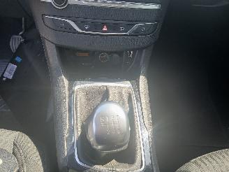 Peugeot 308 308 SW (L4/L9/LC/LJ/LR) Combi 5-drs 1.6 BlueHDi 120 (DV6FC(BHZ)) [88kW=
]  (03-2014/12-2021) picture 15