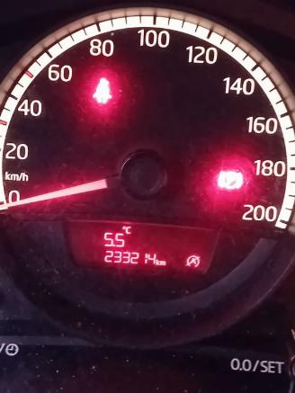 Volkswagen Up! Up! (121) Hatchback 1.0 12V 60 (CHYA) [44kW]  (08-2011/08-2020) picture 2