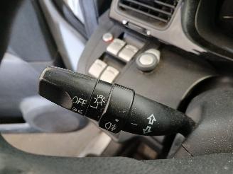 Honda Fr-v FR-V (BE) MPV 1.7 16V (D17A2) [92kW]  (02-2005/12-2006) picture 15