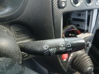 Honda Civic Civic (EP/EU) Hatchback 3-drs 1.4 16V (D14Z6) [66kW]  (11-2000/09-2005=
) picture 16