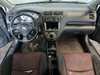 Honda Civic Civic (EP/EU) Hatchback 3-drs 1.4 16V (D14Z6) [66kW]  (11-2000/09-2005=
) picture 10