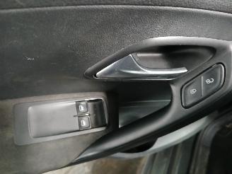 Volkswagen Polo Polo V (6R) Hatchback 1.4 TDI (CUSA(Euro 6)) [55kW]  (03-2014/10-2017)= picture 12