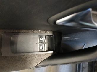 Volkswagen Polo Polo V (6R) Hatchback 1.2 TDI 12V BlueMotion (CFWA(Euro 5)) [55kW]  (1=
0-2009/05-2014) picture 12