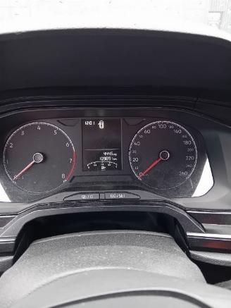 Volkswagen Polo Polo VI (AW1) Hatchback 5-drs 1.0 MPi 12V (DFNB) [48kW]  (06-2017/02-2=
020) picture 2