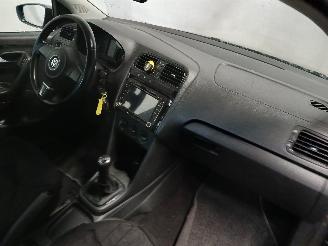 Volkswagen Polo Polo V (6R) Hatchback 1.2 12V BlueMotion Technology (CGPA(Euro 5)) [51=
kW]  (06-2009/05-2014) picture 8