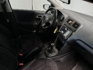 Volkswagen Polo Polo V (6R) Hatchback 1.2 12V BlueMotion Technology (CGPA(Euro 5)) [51=
kW]  (06-2009/05-2014) picture 9