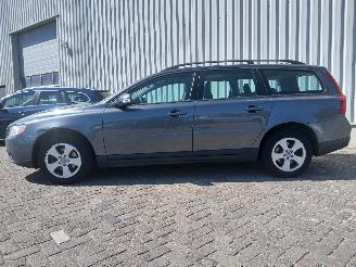 Volvo V-70 V70 (BW) Combi 2.0 D 16V (D4204T(Euro 3)) [100kW]  (10-2007/12-2015) picture 4