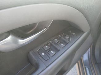 Volvo V-70 V70 (BW) Combi 2.0 D 16V (D4204T(Euro 3)) [100kW]  (10-2007/12-2015) picture 11