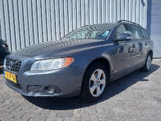 Unfallwagen Volvo V-70 V70 (BW) Combi 2.0 D 16V (D4204T(Euro 3)) [100kW]  (10-2007/12-2015) 2010/1