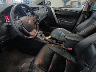 Toyota Auris Auris Touring Sports (E18) Combi 1.8 16V Hybrid (2ZRFXE) [100kW]  (07-=
2013/12-2018) picture 14