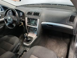 Skoda Octavia Octavia Combi (1Z5) Combi 5-drs 1.2 TSI (CBZB) [77kW]  (02-2010/04-201=
3) picture 9