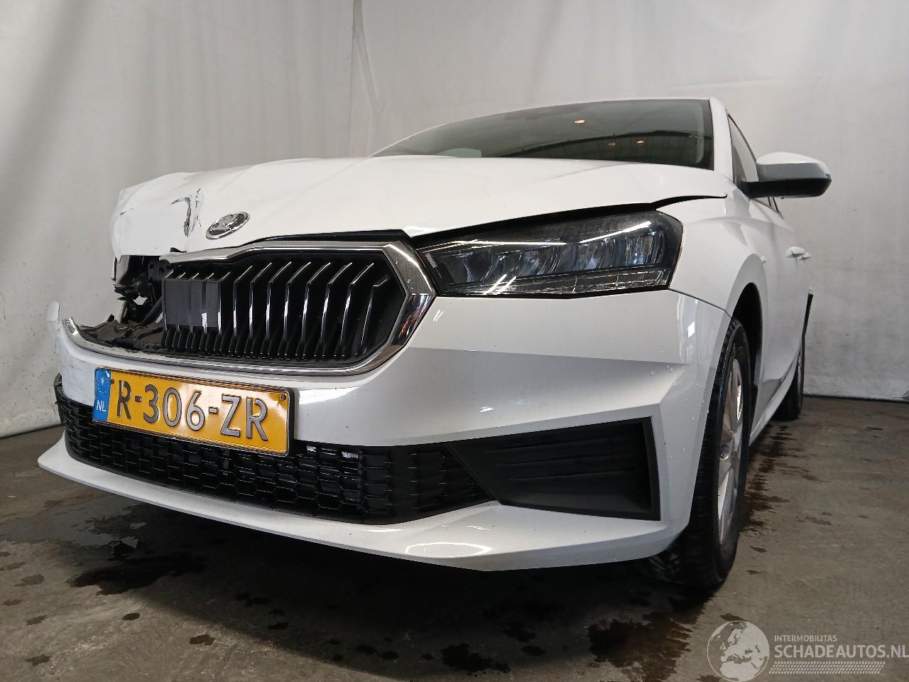 Skoda Fabia Fabia IV (PJ3) Hatchback 5-drs 1.0 TSI 12V (DLAC) [70kW]  (06-2021/...=
)