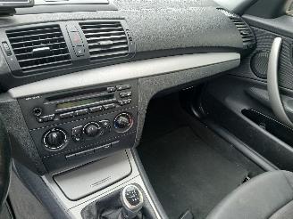 BMW 1-serie 1 serie (E81) Hatchback 3-drs 116i 1.6 16V (N43-B16A) [90kW]  (03-2007=
/12-2011) picture 15
