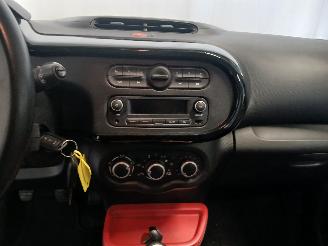 Renault Twingo Twingo III (AH) Hatchback 5-drs 1.0 SCe 70 12V (H4D-400(H4D-A4)) [52kW=
]  (09-2014/...) picture 19