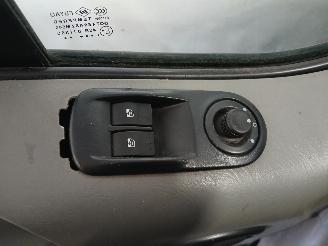 Renault Trafic Trafic New (FL) Van 2.0 dCi 16V 90 (M9R-780) [66kW]  (08-2006/06-2014)= picture 13