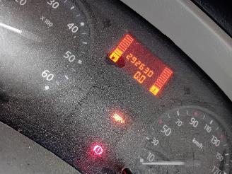 Renault Trafic Trafic New (FL) Van 2.0 dCi 16V 90 (M9R-780) [66kW]  (08-2006/06-2014)= picture 2
