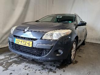 Damaged car Renault Mégane Megane III Grandtour (KZ) Combi 5-drs 1.4 16V TCe 130 (H4J-700(H4J-A7)=
) [96kW]  (05-2009/02-2016) 2010/3
