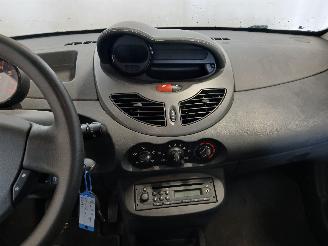 Renault Twingo Twingo II (CN) Hatchback 3-drs 1.2 16V (D4F-772(D4F-J7)) [56kW]  (03-2=
007/09-2014) picture 18
