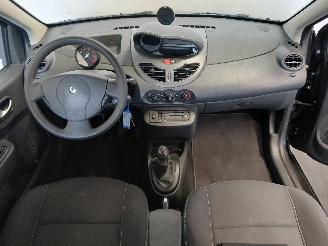 Renault Twingo Twingo II (CN) Hatchback 3-drs 1.2 16V (D4F-772(D4F-J7)) [56kW]  (03-2=
007/09-2014) picture 12