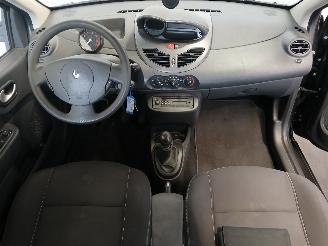 Renault Twingo Twingo II (CN) Hatchback 3-drs 1.2 16V (D4F-772(D4F-J7)) [56kW]  (03-2=
007/09-2014) picture 11