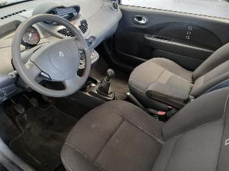 Renault Twingo Twingo II (CN) Hatchback 3-drs 1.2 16V (D4F-772(D4F-J7)) [56kW]  (03-2=
007/09-2014) picture 13
