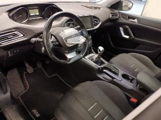 Peugeot 308 308 SW (L4/L9/LC/LJ/LR) Combi 5-drs 1.2 12V e-THP PureTech 130 (EB2DTS=
(HNY)) [96kW]  (03-2014/12-2021) picture 12