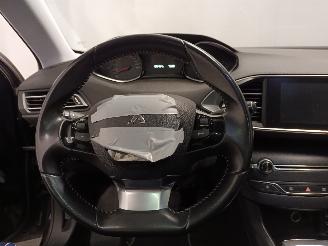Peugeot 308 308 SW (L4/L9/LC/LJ/LR) Combi 5-drs 1.2 12V e-THP PureTech 130 (EB2DTS=
(HNY)) [96kW]  (03-2014/12-2021) picture 13