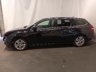 Peugeot 308 308 SW (L4/L9/LC/LJ/LR) Combi 5-drs 1.2 12V e-THP PureTech 130 (EB2DTS=
(HNY)) [96kW]  (03-2014/12-2021) picture 5