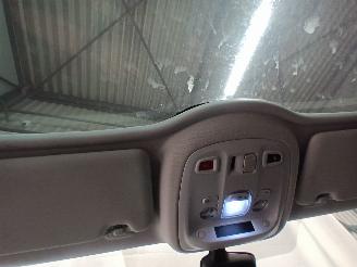 Peugeot 308 308 SW (L4/L9/LC/LJ/LR) Combi 5-drs 1.2 12V e-THP PureTech 130 (EB2DTS=
(HNY)) [96kW]  (03-2014/12-2021) picture 15