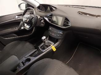 Peugeot 308 308 SW (L4/L9/LC/LJ/LR) Combi 5-drs 1.2 12V e-THP PureTech 130 (EB2DTS=
(HNY)) [96kW]  (03-2014/12-2021) picture 11
