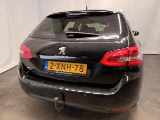 Peugeot 308 308 SW (L4/L9/LC/LJ/LR) Combi 5-drs 1.2 12V e-THP PureTech 130 (EB2DTS=
(HNY)) [96kW]  (03-2014/12-2021) picture 6