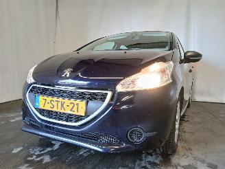 Vaurioauto  passenger cars Peugeot 208 208 I (CA/CC/CK/CL) Hatchback 1.0 Vti 12V PureTech (EB0(ZMZ)) [50kW]  =
(03-2012/12-2019) 2013/12