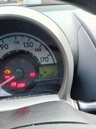 Peugeot 107 107 Hatchback 1.0 12V (384F(1KR)) [50kW]  (06-2005/05-2014) picture 2