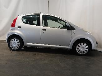 Peugeot 107 107 Hatchback 1.0 12V (384F(1KR)) [50kW]  (06-2005/05-2014) picture 7