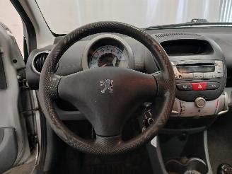 Peugeot 107 107 Hatchback 1.0 12V (384F(1KR)) [50kW]  (06-2005/05-2014) picture 15
