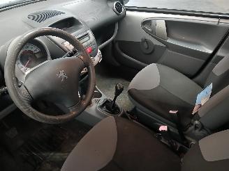 Peugeot 107 107 Hatchback 1.0 12V (384F(1KR)) [50kW]  (06-2005/05-2014) picture 10