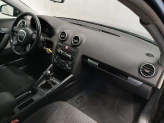 Audi A3 A3 Sportback (8PA) Hatchback 5-drs 1.6 (BGU) [75kW]  (09-2004/03-2013)= picture 8
