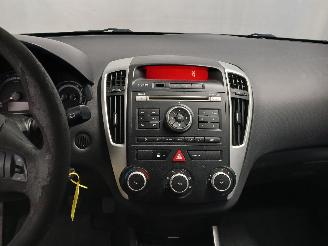 Kia Cee d Cee'd (EDB5) Hatchback 5-drs 1.4 CVVT 16V (G4FA) [66kW]  (08-2009/12-2=
012) picture 19