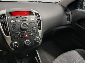 Kia Cee d Cee'd (EDB5) Hatchback 5-drs 1.4 CVVT 16V (G4FA) [66kW]  (08-2009/12-2=
012) picture 18