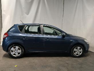 Kia Cee d Cee'd (EDB5) Hatchback 5-drs 1.4 CVVT 16V (G4FA) [66kW]  (08-2009/12-2=
012) picture 8