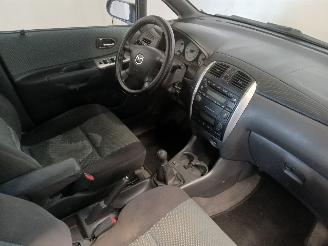 Mazda Premacy Premacy MPV 2.0 16V (FS7G) [96kW]  (11-2001/03-2005) picture 9