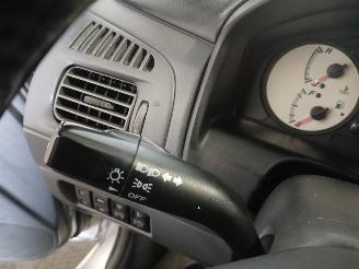 Mazda Premacy Premacy MPV 2.0 16V (FS7G) [96kW]  (11-2001/03-2005) picture 15