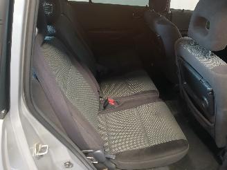 Mazda Premacy Premacy MPV 2.0 16V (FS7G) [96kW]  (11-2001/03-2005) picture 10