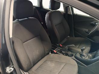 Opel Astra Astra J Sports Tourer (PD8/PE8/PF8) Combi 1.4 16V ecoFLEX (A14XER(Euro=
 5)) [74kW]  (10-2010/10-2015) picture 9