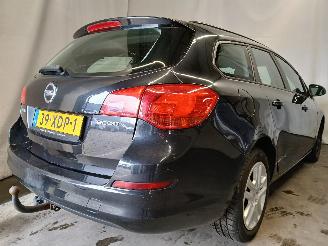 Opel Astra Astra J Sports Tourer (PD8/PE8/PF8) Combi 1.4 16V ecoFLEX (A14XER(Euro=
 5)) [74kW]  (10-2010/10-2015) picture 5