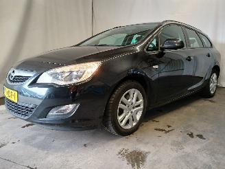 Opel Astra Astra J Sports Tourer (PD8/PE8/PF8) Combi 1.4 16V ecoFLEX (A14XER(Euro=
 5)) [74kW]  (10-2010/10-2015) picture 3