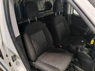 Opel Combo Combo Van 1.3 CDTI 16V (330.A.1000) [70kW]  (03-2016/12-2018) picture 9