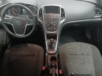 Opel Astra Astra J Sports Tourer (PD8/PE8/PF8) Combi 1.7 CDTi 16V (A17DTE(Euro 5)=
) [81kW]  (10-2010/10-2015) picture 10