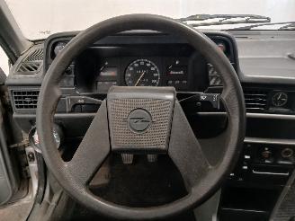 Opel Kadett Kadett E (33/34/43/44) Hatchback 1.3 S,LS,GL,GLS,GT (13S) [55kW]  (09-=
1984/08-1987) picture 17